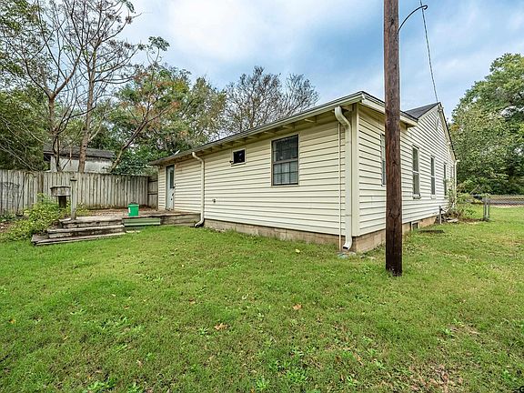 5th image of 113 Tucker Ln