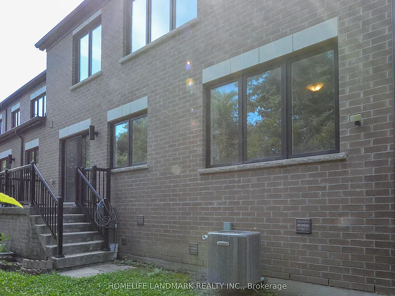 21 Kenneth Wood Cres — Photo 3