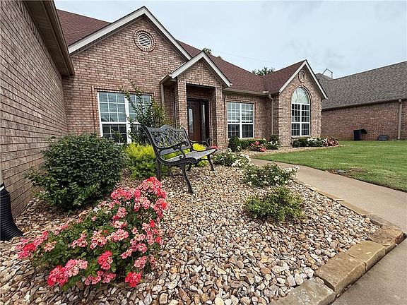 2nd image of 5203 S Brooks Cir