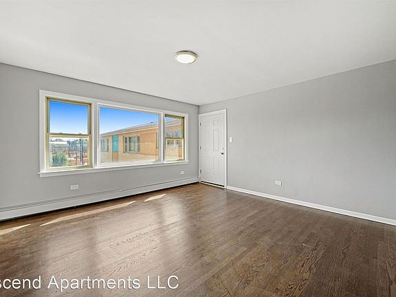 2nd image of 7810 S Escanaba Ave #2C