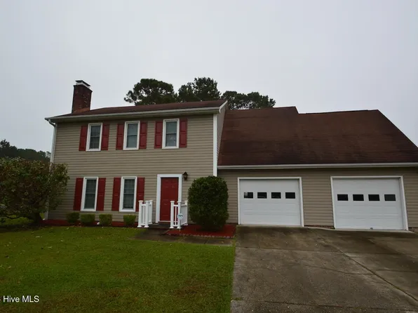 122 Carriage Dr, Jacksonville, NC 28546