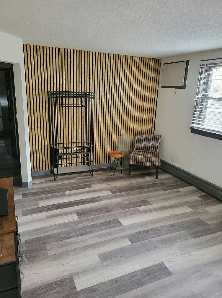 421 College Ave — Photo 1