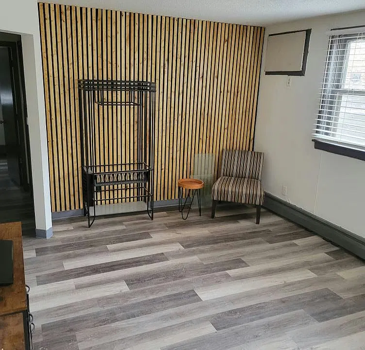 421 College Ave #104