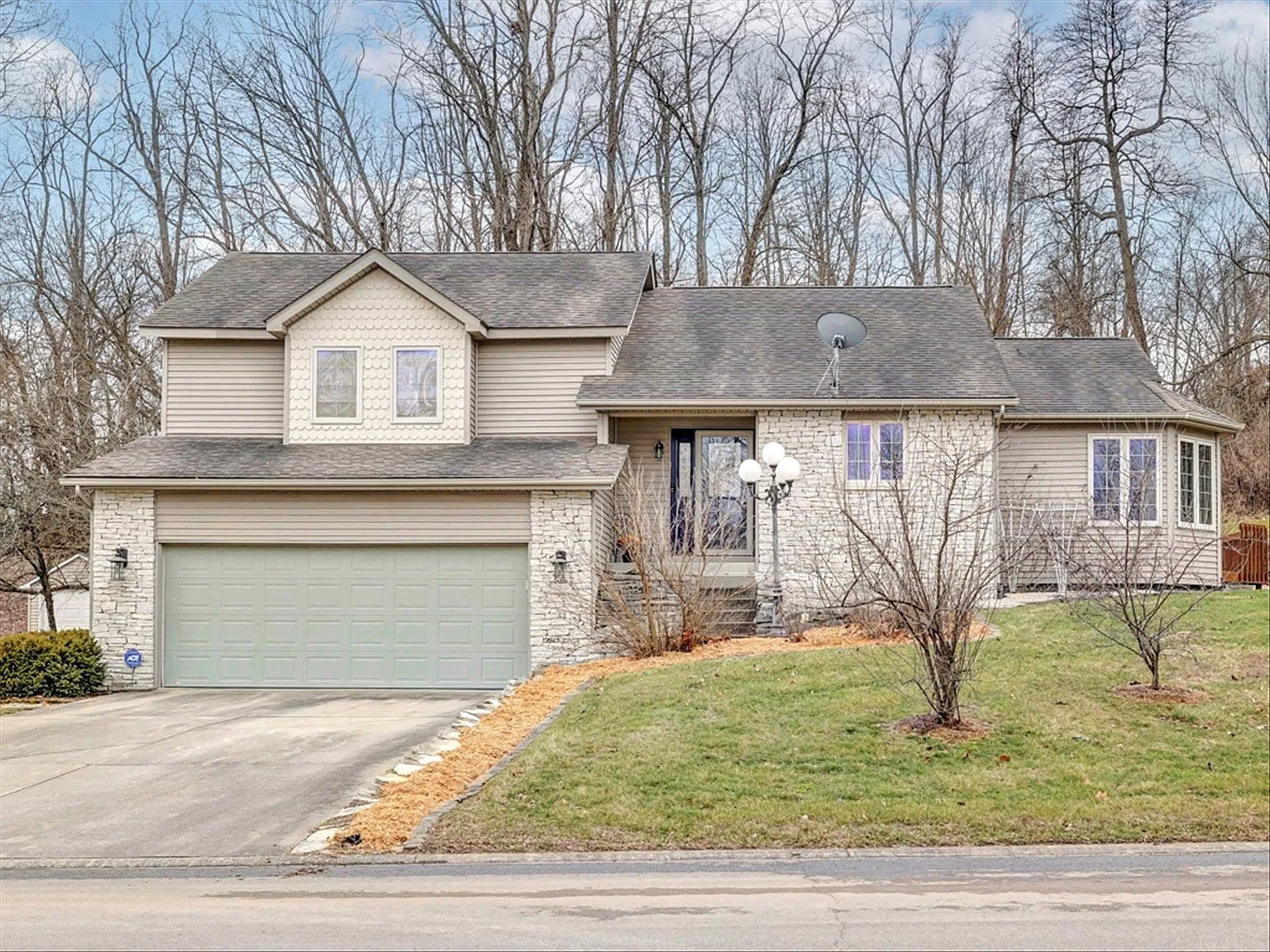 704 W Thornridge Way photo 1
