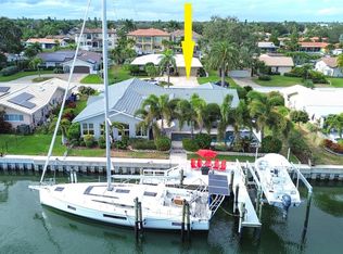 1974 Iowa Ave NE, Saint Petersburg, FL 33703