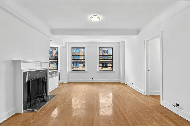 440 West 34th Street — Photo 1