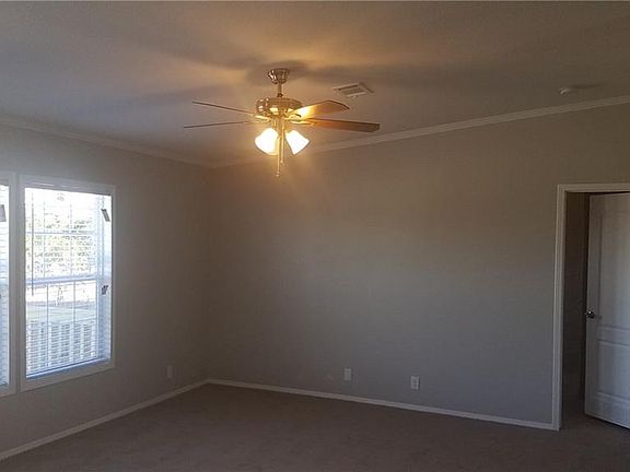 3rd image of 543 E Clark Dr