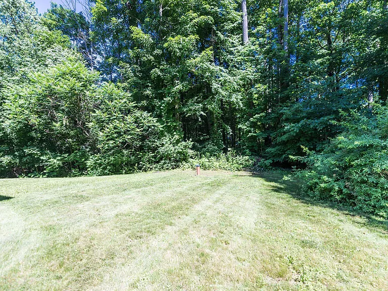 12 Woodside Rd — Photo 33