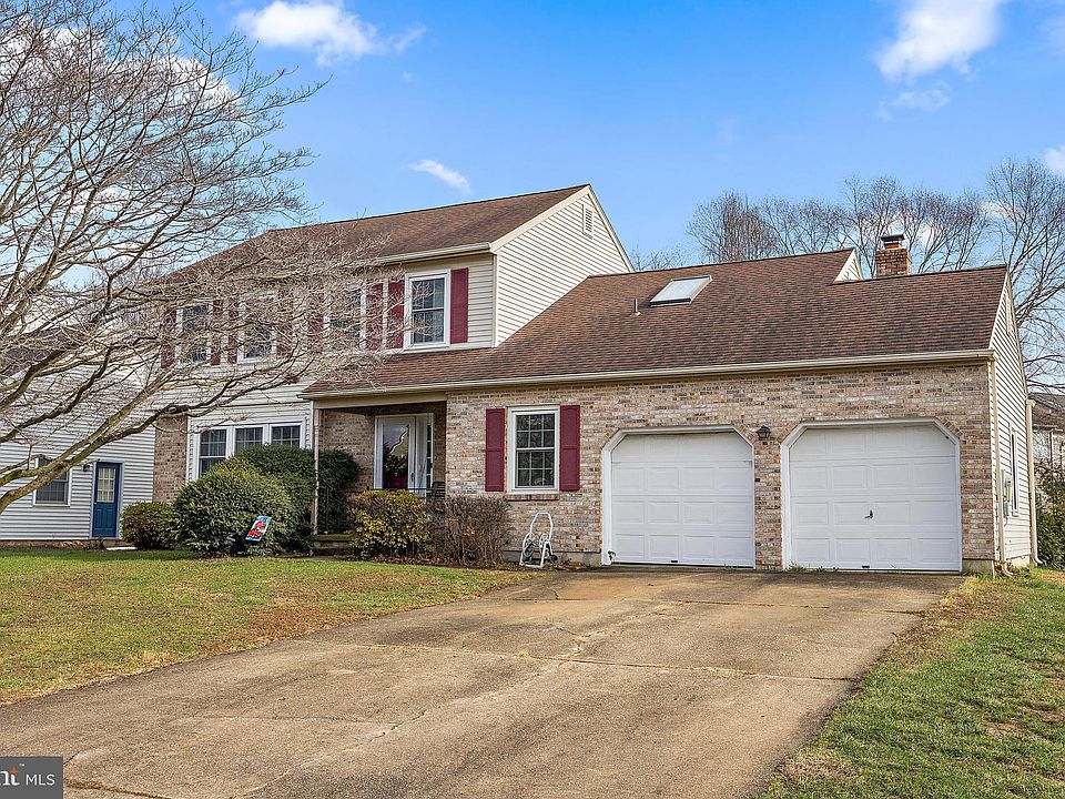 1st image of 131 Aspen Dr