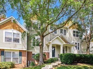1195 Georgetown Way, Vernon Hills, IL 60061