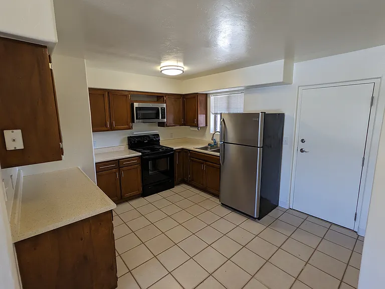 New Microwave, resurfaced counters