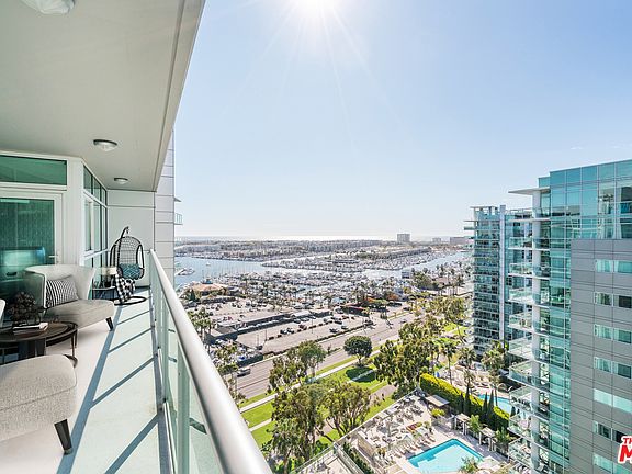 5th image of 13600 Marina Pointe Dr Unit 1814