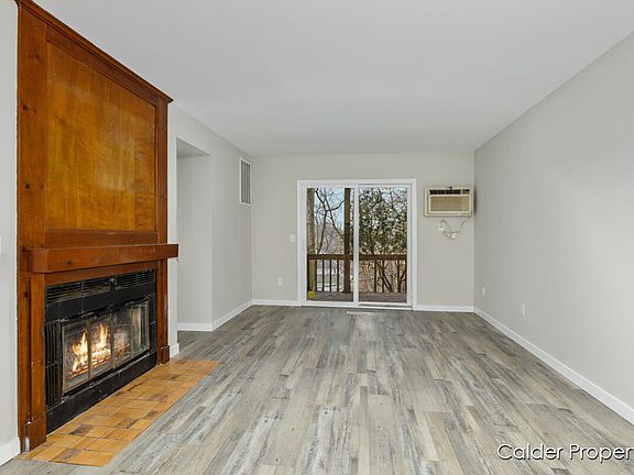 3rd image of 911 North Ave NE #B