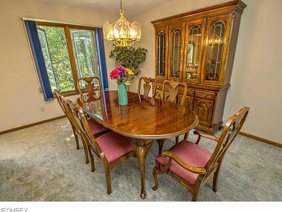 4th image of 10315 Versailles Dr