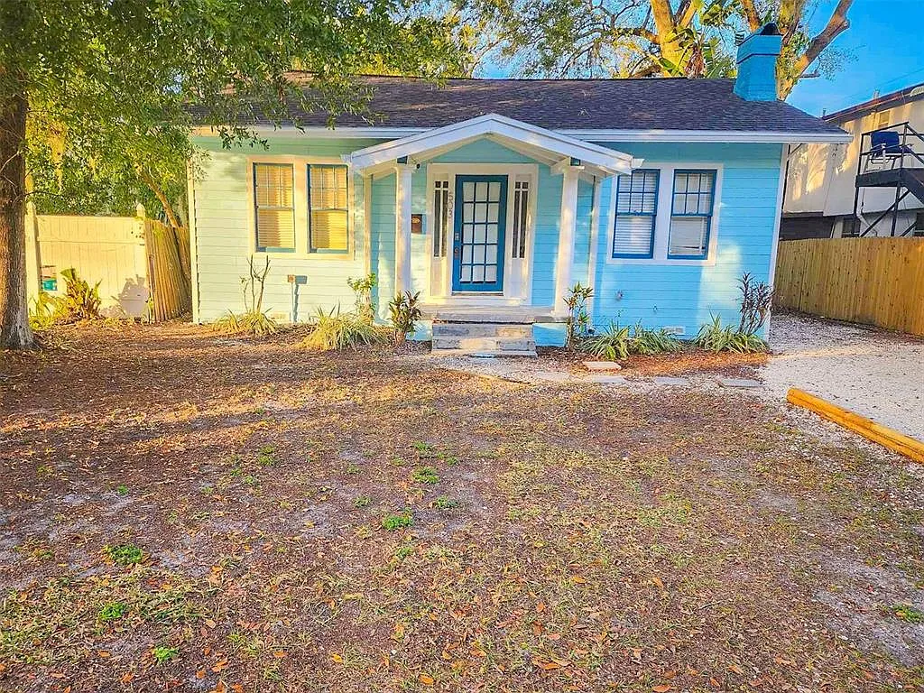 2 bed, 2.0 bath, 968 sqft, $1,800 — Photo 2
