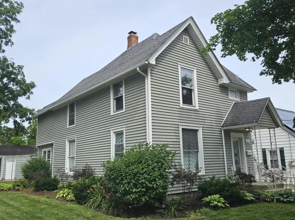 1002 Bellevue Ave, Elgin, IL 60120