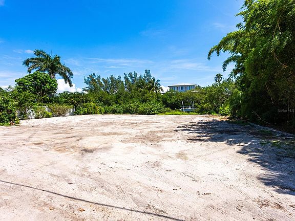 5th image of 582 Juan Anasco Dr