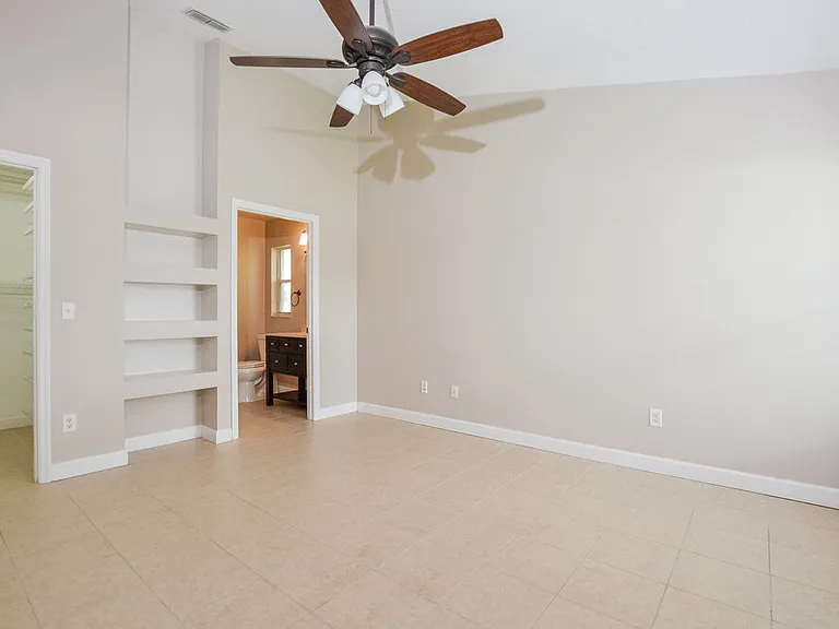 1306 Silverthorn Dr — Photo 11