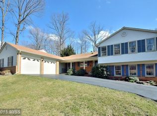 9909 Oak Branch Dr, Vienna, VA 22181