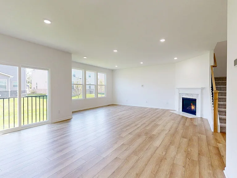 826 Kuss Dr — Photo 4