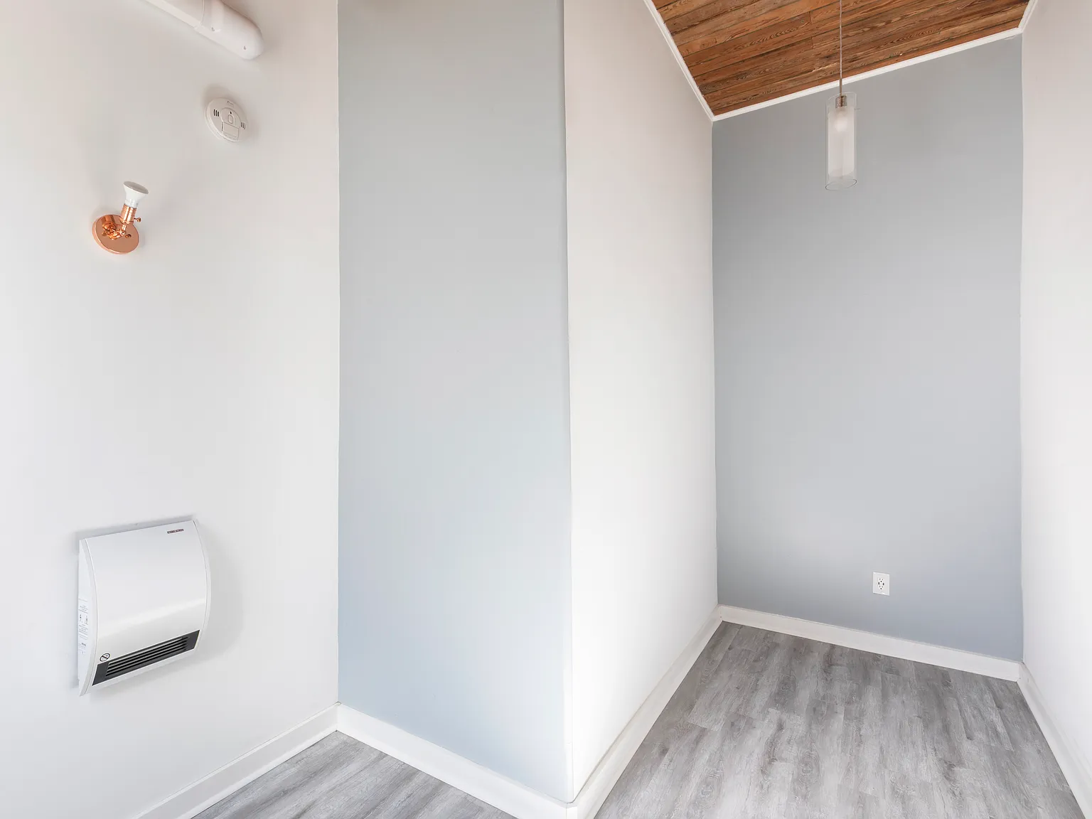 Studio, 350 sqft, $880 — Photo 3