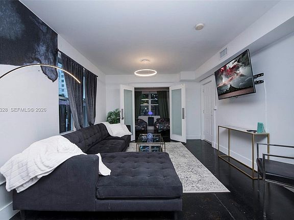 2nd image of 524 NW 35th St APT 1