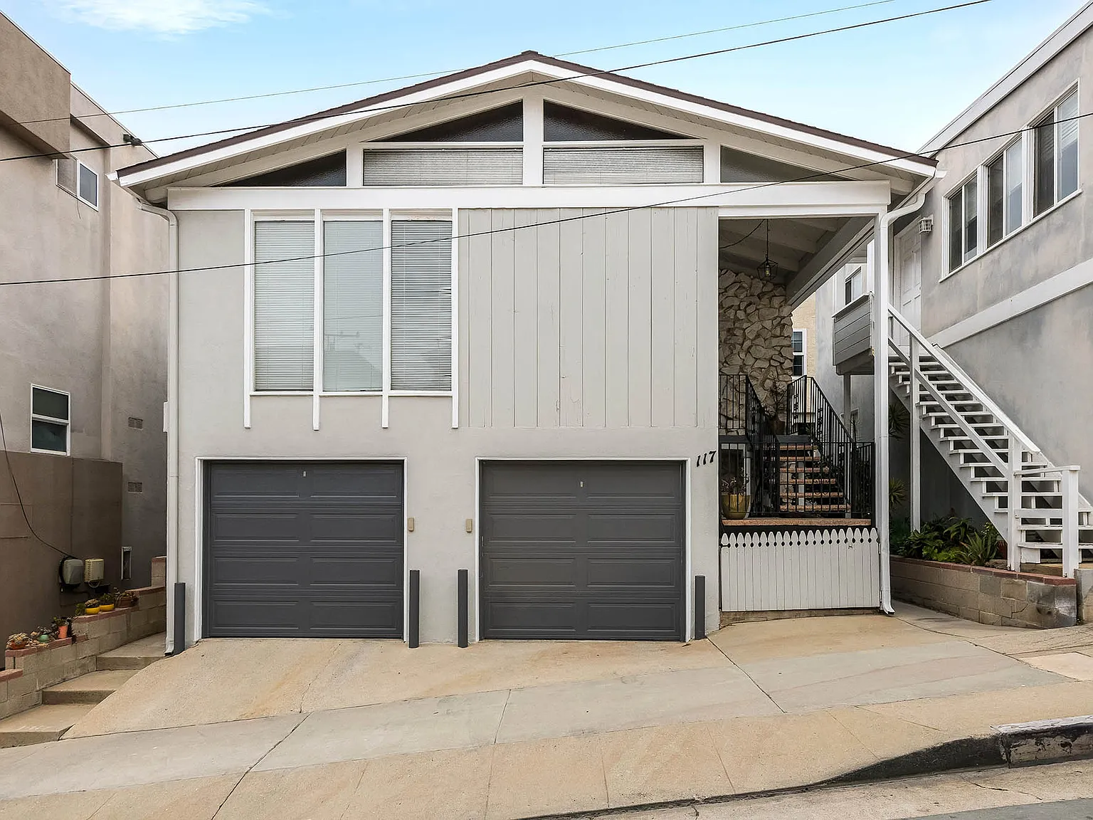 2 bed, 1.5 bath, 900 sqft, $5,200 — Photo 2
