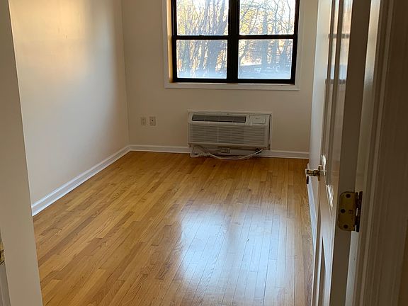 4th image of 46-06 88th St #2H