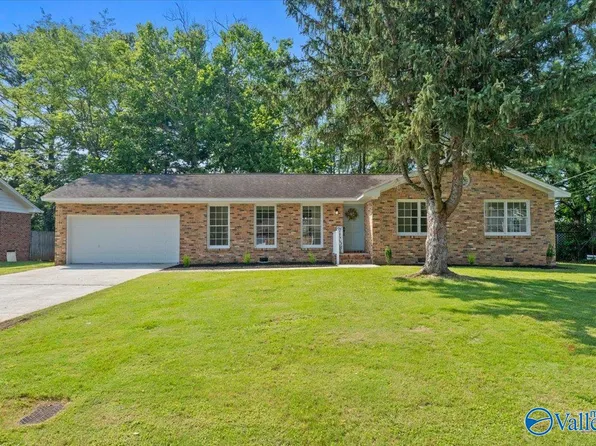 2622 Dry Creek Dr NW, Huntsville, AL 35810