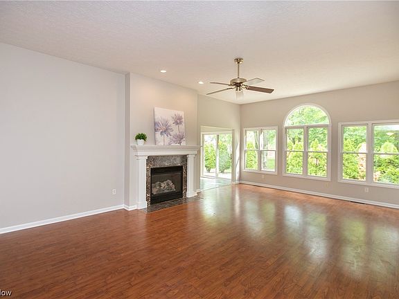 4th image of 2879 Danielle Dr