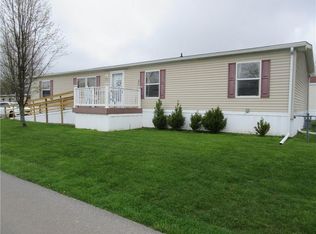 304 Sandybrook Dr, Hamlin, NY 14464