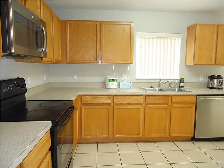 121 Bristol Forest Trl — Photo 7