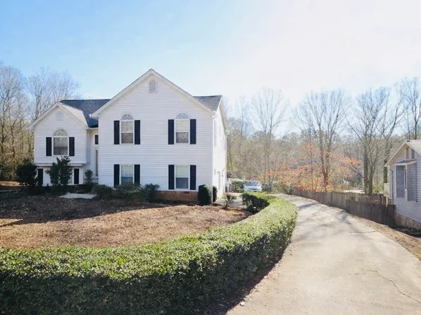 8605 Creekview Ct, Douglasville, GA 30135