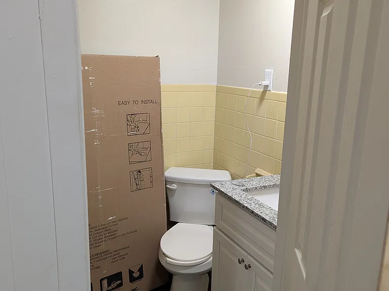 212 W Market St #C — Photo 7