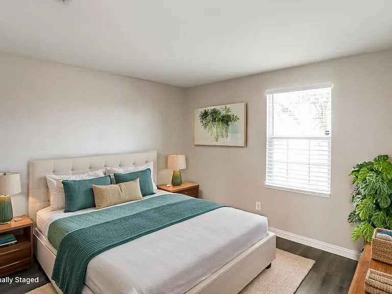 573 Creekbend St — Photo 8