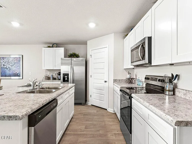 4723 Firefly Ln — Photo 12