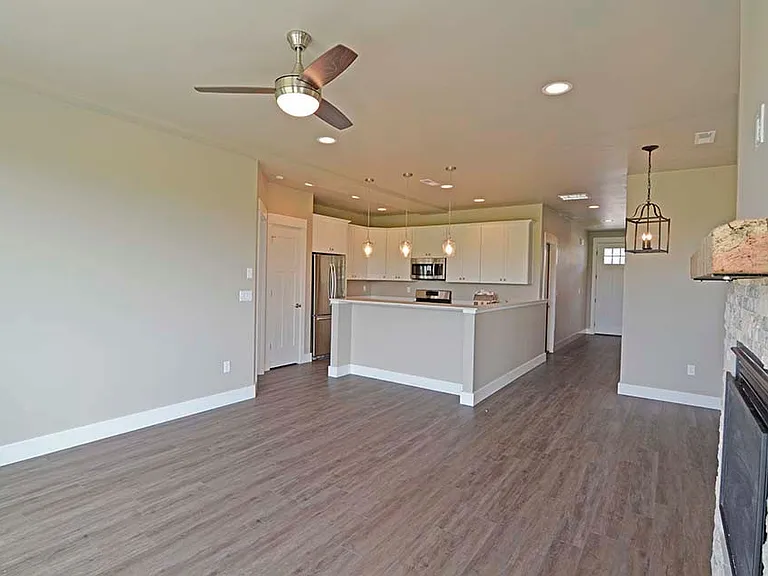 3074 Lori Ln — Photo 4