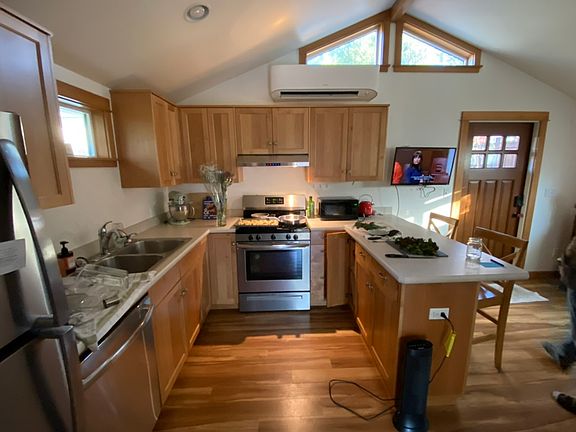 Kitchen, front door, breakfast bar