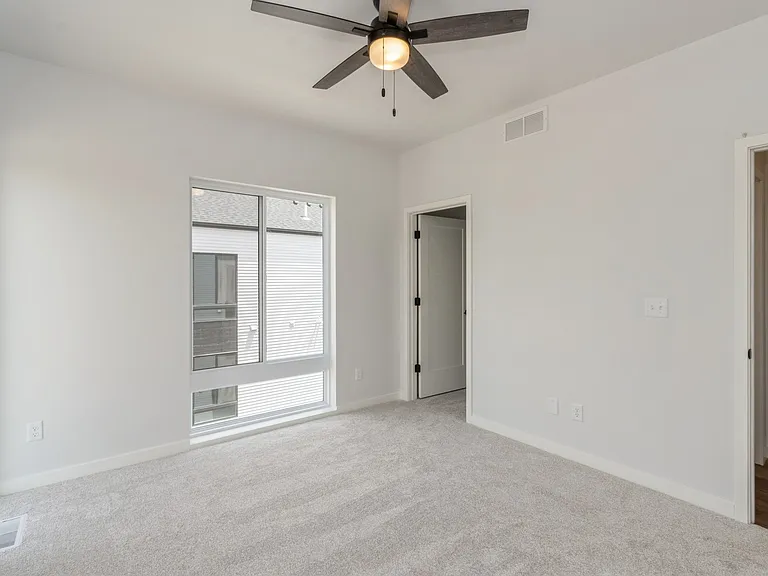 1732 Barber St SW — Photo 24