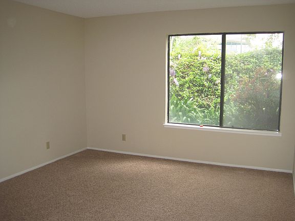 3rd image of 4572 Waterville Dr