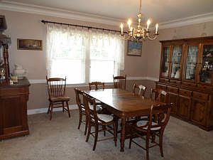 5th image of 1006 Oakmont Cir