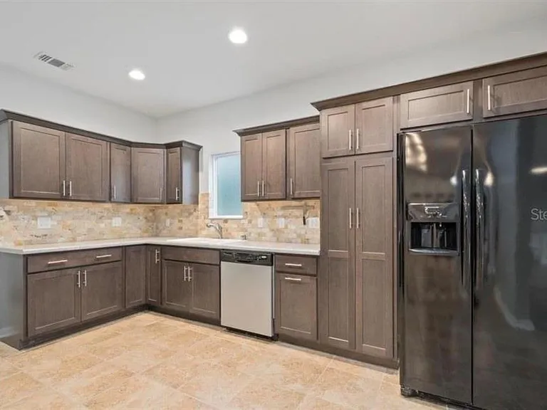 10744 Creek Dr — Photo 7