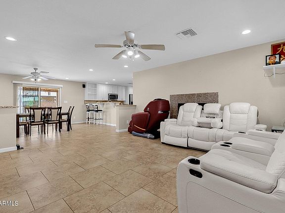 4th image of 7622 N 37TH Avenue