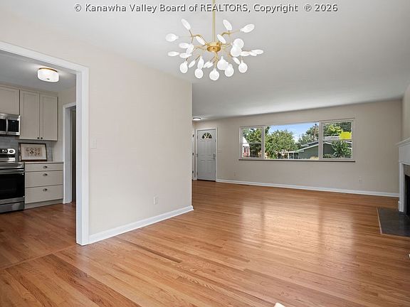 3rd image of 1415 Bedford Rd
