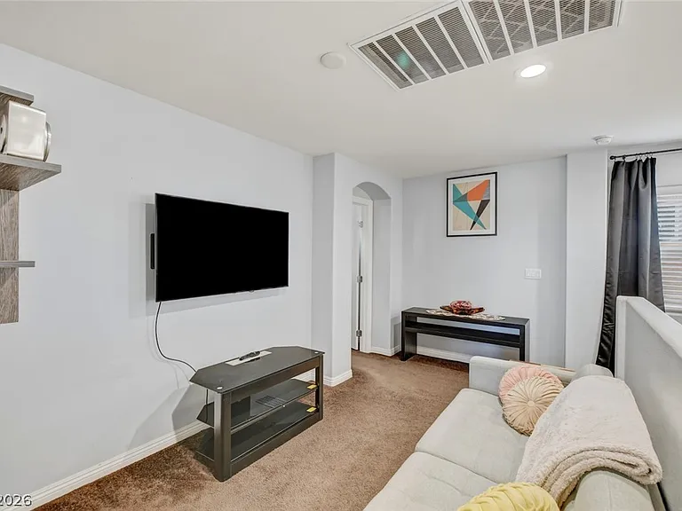 48 Jasmine Point St — Photo 36