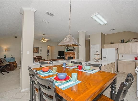 3rd image of 3211 Elmwood Dr