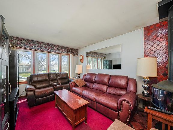 5th image of 282 Catalpa Ave