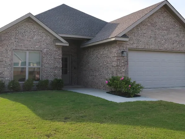 303 Hollis St, Bono, AR 72416