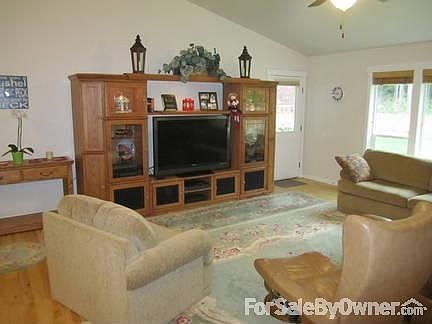 4th image of 8425 Summerwood Dr SE