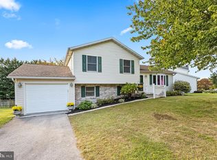 10 Gardenia Dr, Hanover, PA 17331